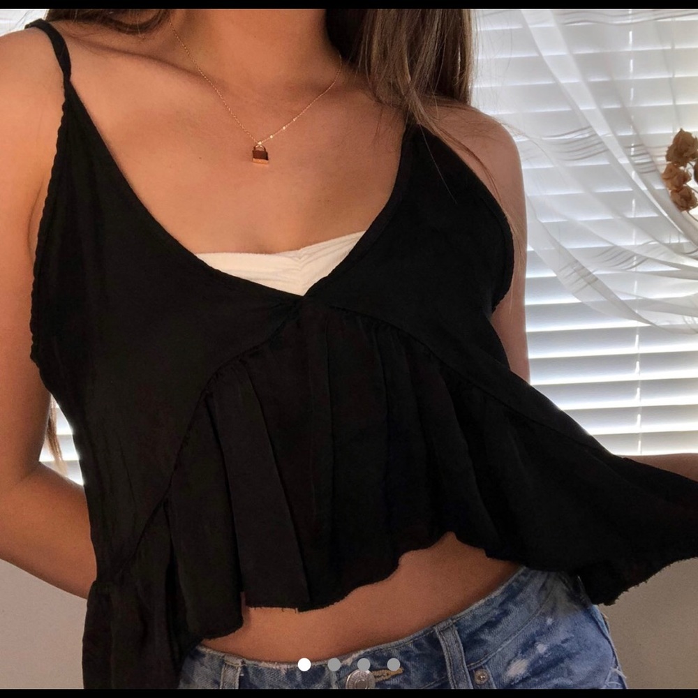 super cute american eagle flowy ruffle top